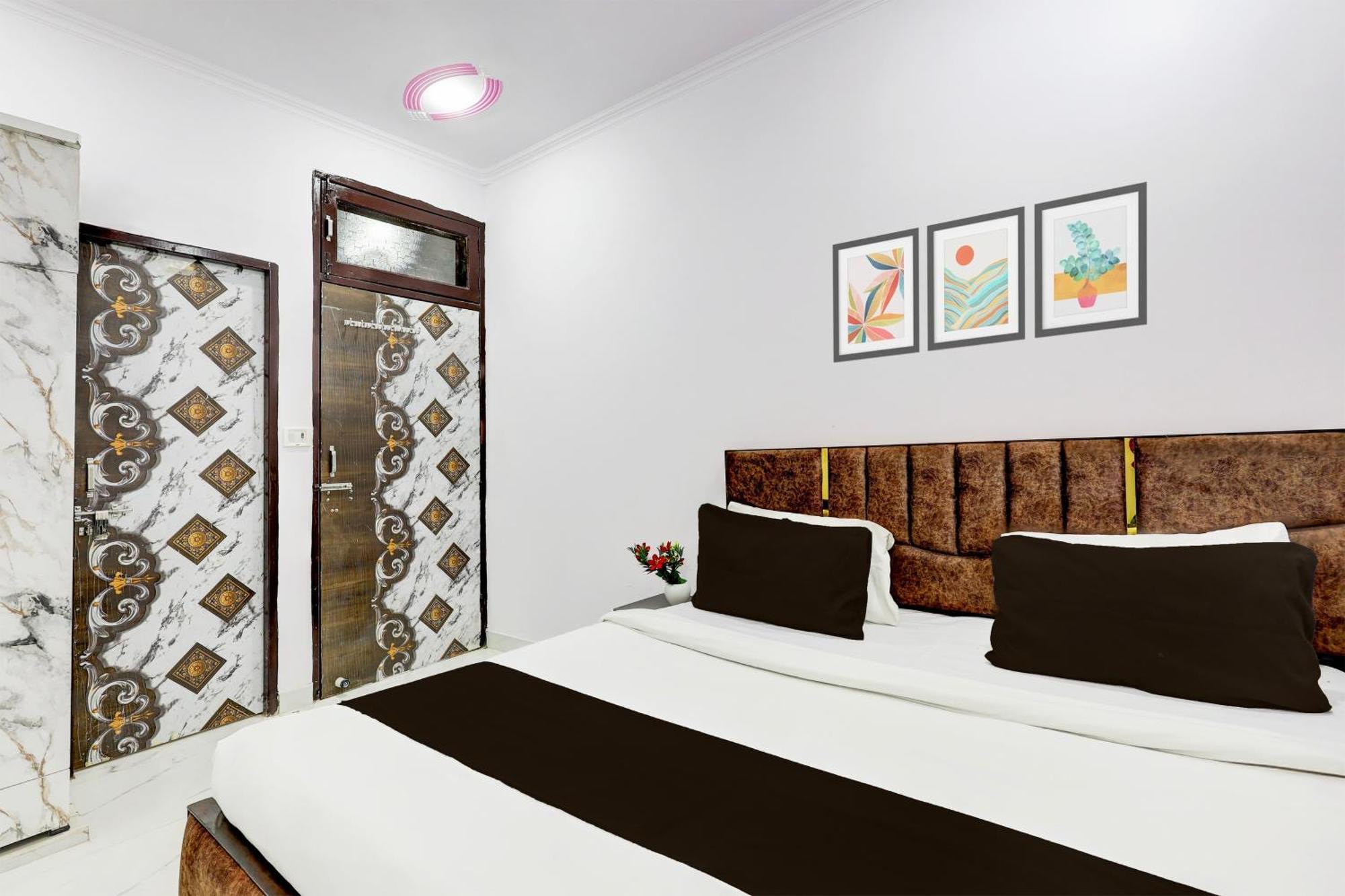 Hotel The Arrow Near Paschim Vihar 德里 外观 照片
