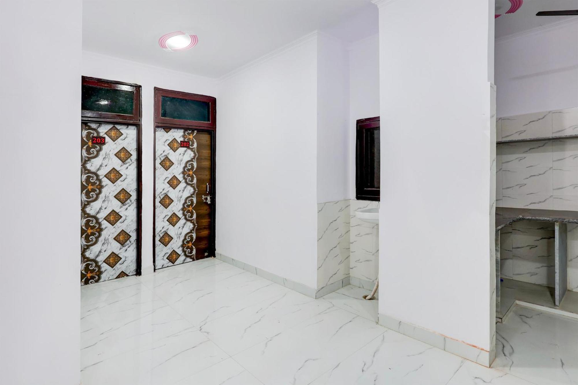Hotel The Arrow Near Paschim Vihar 德里 外观 照片