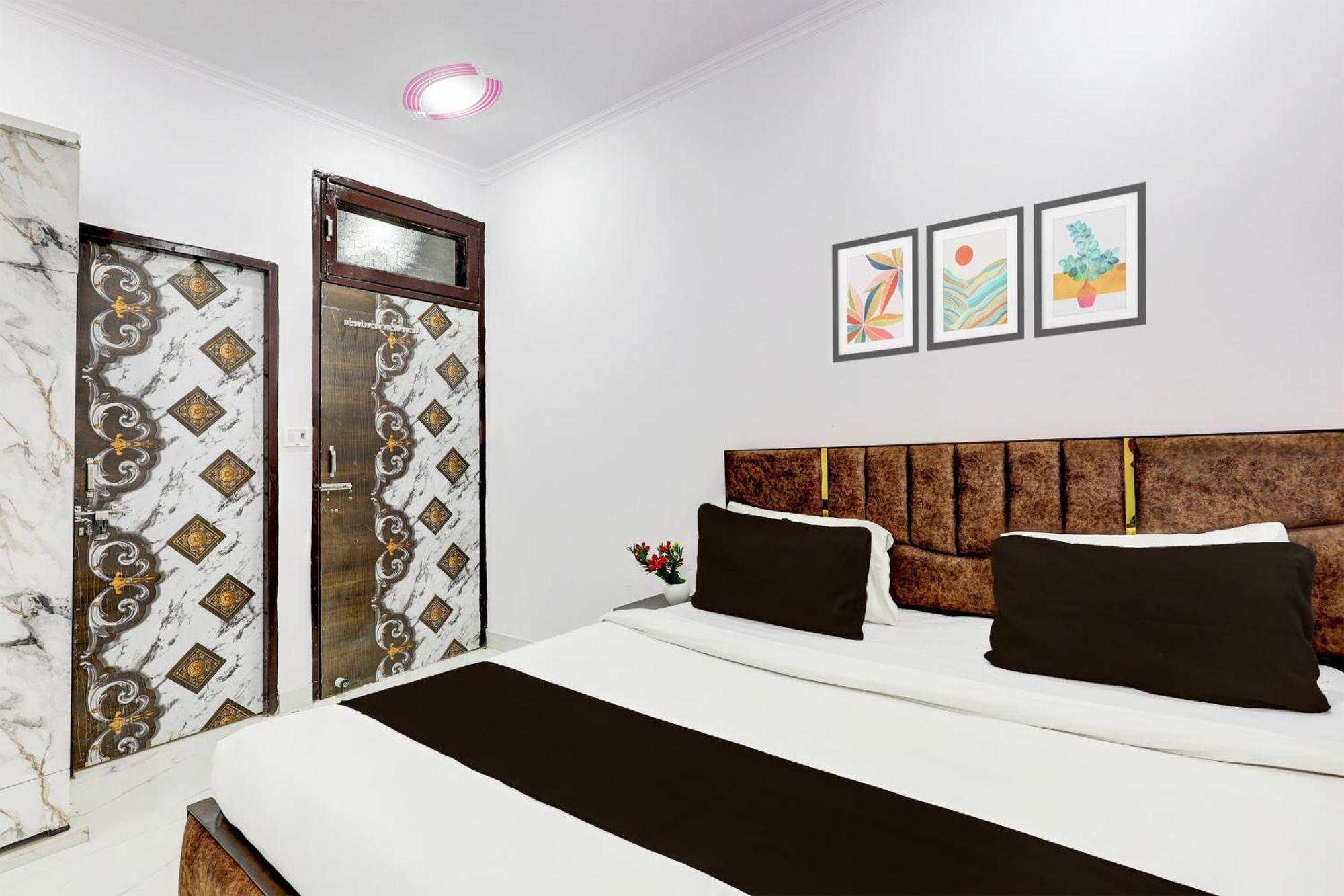 Hotel The Arrow Near Paschim Vihar 德里 外观 照片
